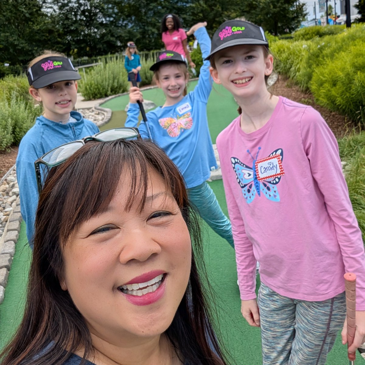 The Girls Golf Memorial Day was at The Perch in Tysons. In 2024, 28.1 million people played golf and 7.9 million were women and girls (28%), an all-time high. Coach Almay and her team create a friendly and comfortable environment for girls to have fun. #buildinggamechangers!