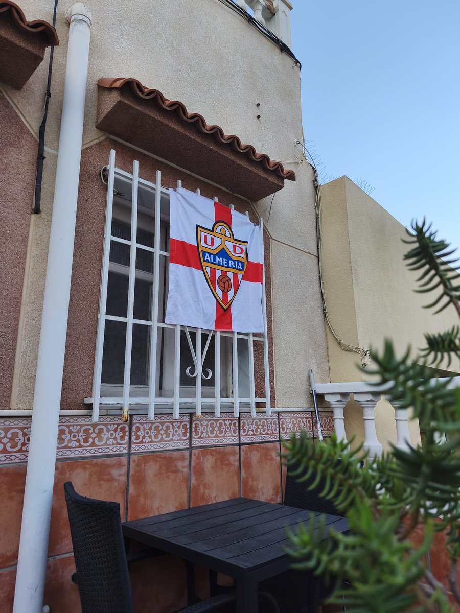 ¡Sigamos llenando la ciudad de rojiblanco! 
La primera imagen nos llega de Ginebra (Suiza)
#MediterráneoRojiblanco