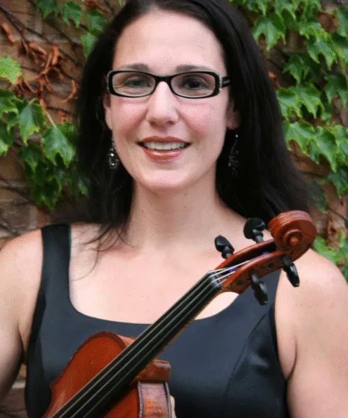 Conducting the 2025 ISYM Junior Orchestra is Tamra Gingold! For more information on Ms. Gingold, check out our website at music.illinois.edu/engagement/isy…