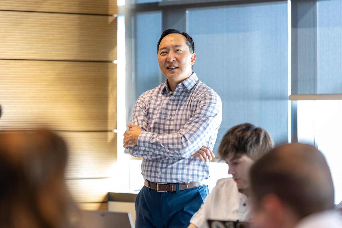 Baylor_MBA's tweet image. Did you know Forest Kim, PhD, was recently featured on @Baylor Connections? As co-director of our top-ranked Robbins Healthcare MBA program, he shared what sets the program apart and how alumni are driving innovation and service in healthcare. Listen now:
ow.ly/Xv9e50W10lY