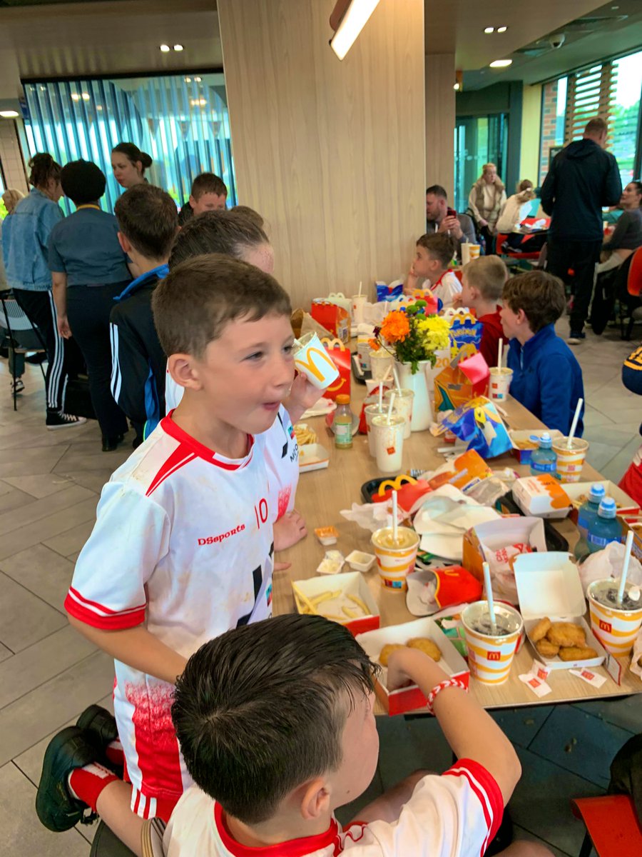 The celebrations got underway I first in McDonalds and then back in Allen and Kilmeague. Huge thanks to all who lined the route to help our U10Boys Team celebrate - what a great example of community spirit! Well done everyone