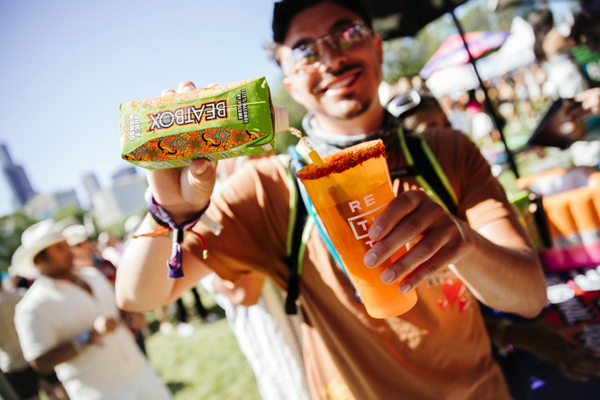 Still not over this weekend at Sueños 😮‍💨🔥 The music, the cultura, the vibes, todo was on point 🎶💃🏽 Gracias for bringing the energía, Chicago. Already counting down to next year 💙 <a href="/BeatboxBevs/">BeatBox🧃</a>