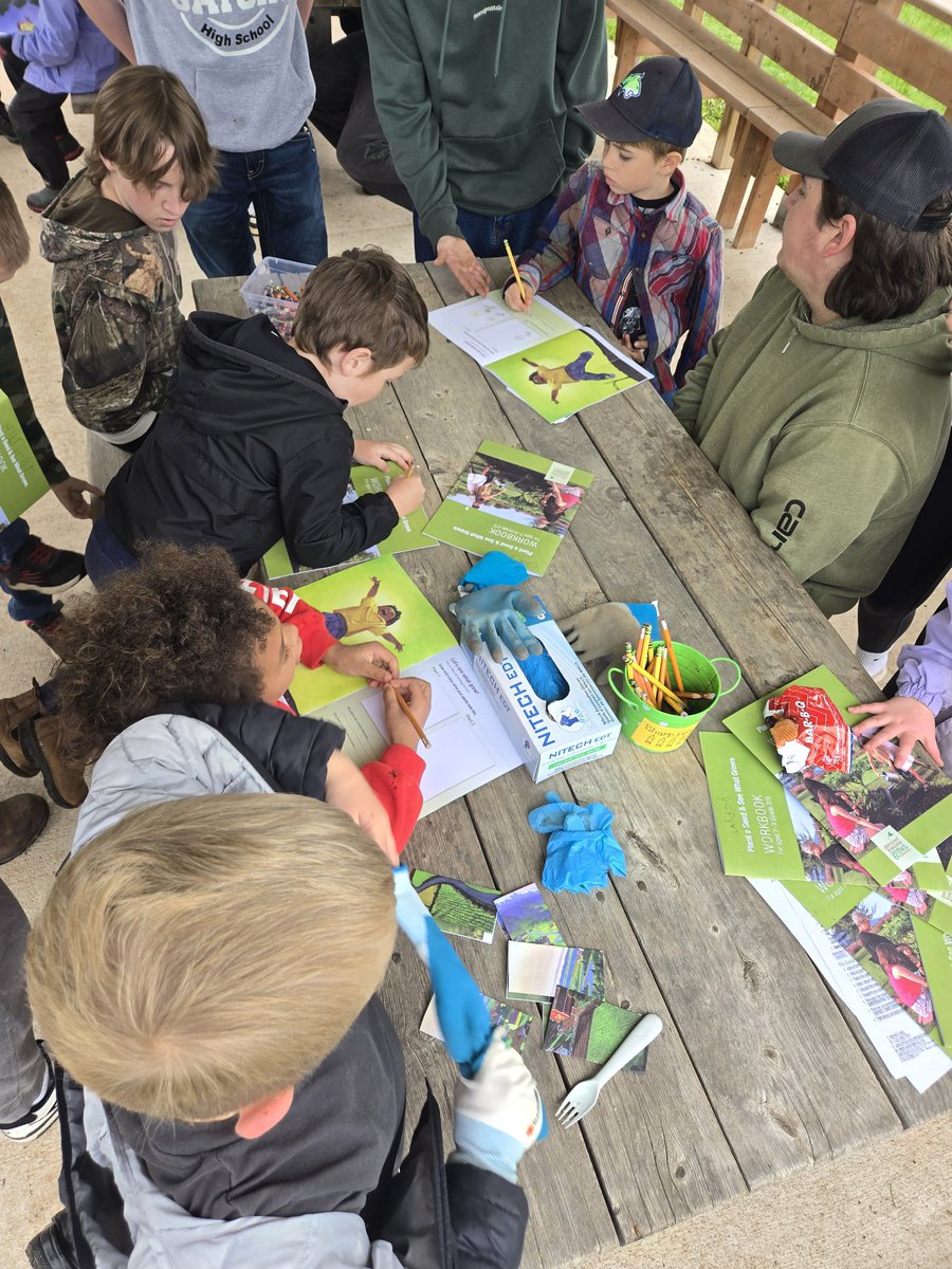 CKRHS_O2 (@ckrhs_o2) on Twitter photo Buddies! We painted rocks for the freshly weeded and munched garden and continued learning about seeds, germination and plant lifecycles 🌱 ☀️ <a href="/avrce_cbl/">AVRCE CBL PROGRAMS</a> Buddies! We painted rocks for the freshly weeded and munched garden and continued learning about seeds, germination and plant lifecycles 🌱 ☀️ <a href="/avrce_cbl/">AVRCE CBL PROGRAMS</a>