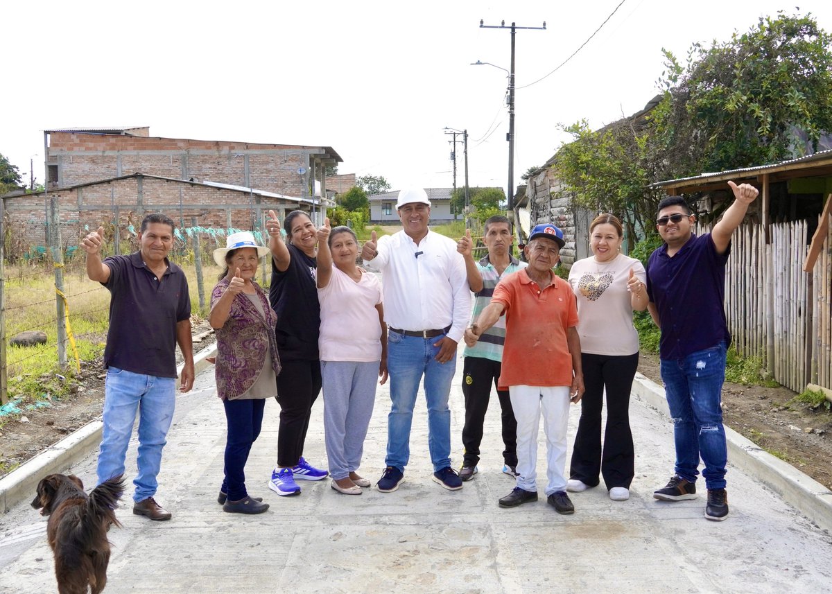 piendanotas's tweet photo. ¡EL GOBIERNO DE #LAFUERZADELPUEBLO CONTINÚA ENTREGANDO OBRAS DE MEJORAMIENTO VIAL TERCIARIO EN LAS VEREDAS DE POPAYÁN!En compañía de habitantes de las localidades de Julumito, Tendidos y La Rejoya recorrimos las intervenciones adelantadas en placa huella y afirmado#DesarrolloVial https://t.co/ddkB08QRgE