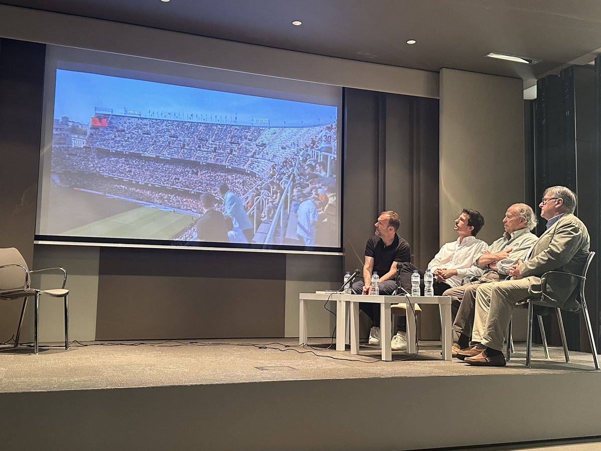 Juanjo💯🦇🦇 (@juanjoeuro79) on Twitter photo Tras la jornada de <a href="/LibertadVCF/">Libertad VCF</a> sobre #Mestalla,el debate robado
¿Queremos irnos de #Mestalla?
¿Necesitamos irnos de #Mestalla?
¿Quien gana con el cambio?
¿Se pone en riesgo la viabilidad del club?
¿Nos están contando toda la verdad?
¿Nos podríamos quedar en #Mestalla? Tras la jornada de <a href="/LibertadVCF/">Libertad VCF</a> sobre #Mestalla,el debate robado
¿Queremos irnos de #Mestalla?
¿Necesitamos irnos de #Mestalla?
¿Quien gana con el cambio?
¿Se pone en riesgo la viabilidad del club?
¿Nos están contando toda la verdad?
¿Nos podríamos quedar en #Mestalla?