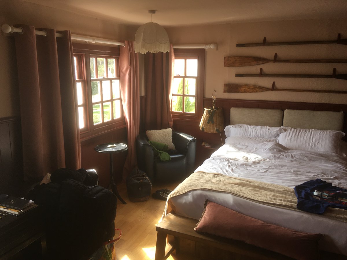 AMcGown's tweet image. Congrats to John and commiserations to runner-up Rita on BBC #interiordesignmasters. We were lucky enough to stay in Rita's Battery cottage earlier this year and it was so cosy, we loved it. Gf has been looking for the dining room wallpaper ever since! #Portmeirion #ThePrisoner