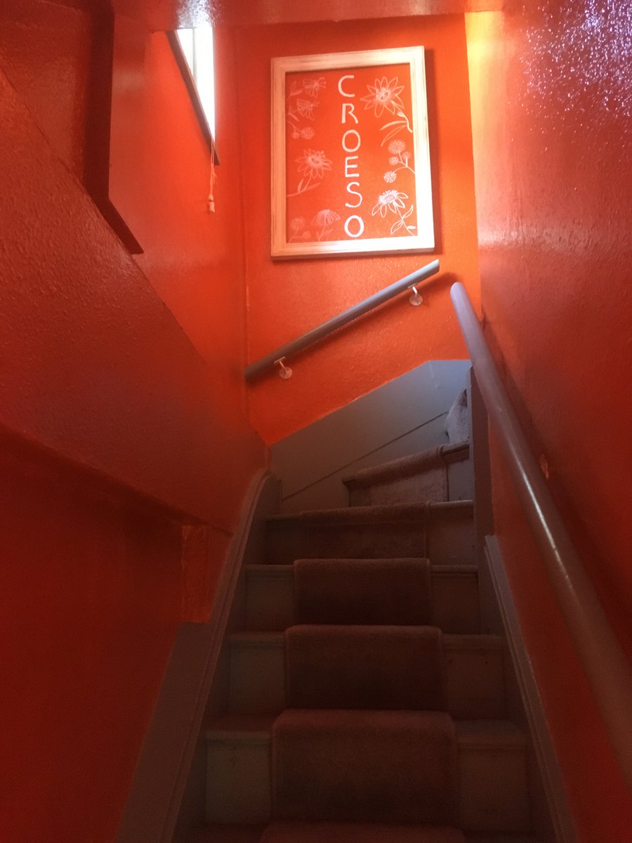 AMcGown's tweet image. Congrats to John and commiserations to runner-up Rita on BBC #interiordesignmasters. We were lucky enough to stay in Rita's Battery cottage earlier this year and it was so cosy, we loved it. Gf has been looking for the dining room wallpaper ever since! #Portmeirion #ThePrisoner