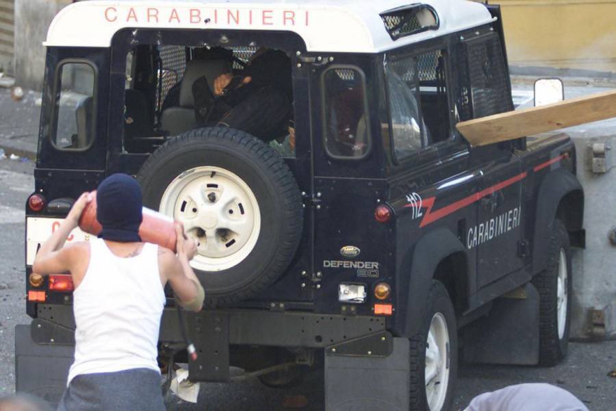 <a href="/Drittorovescio_/">Dritto e rovescio</a> #DrittoeRovescio 
È da questo giorno che i #Sinistri hanno deligittimato le azioni delle Forze dell'Ordine con le loro norme, avallate dalle loro #TogheROSSE TESSERATE!
1/2