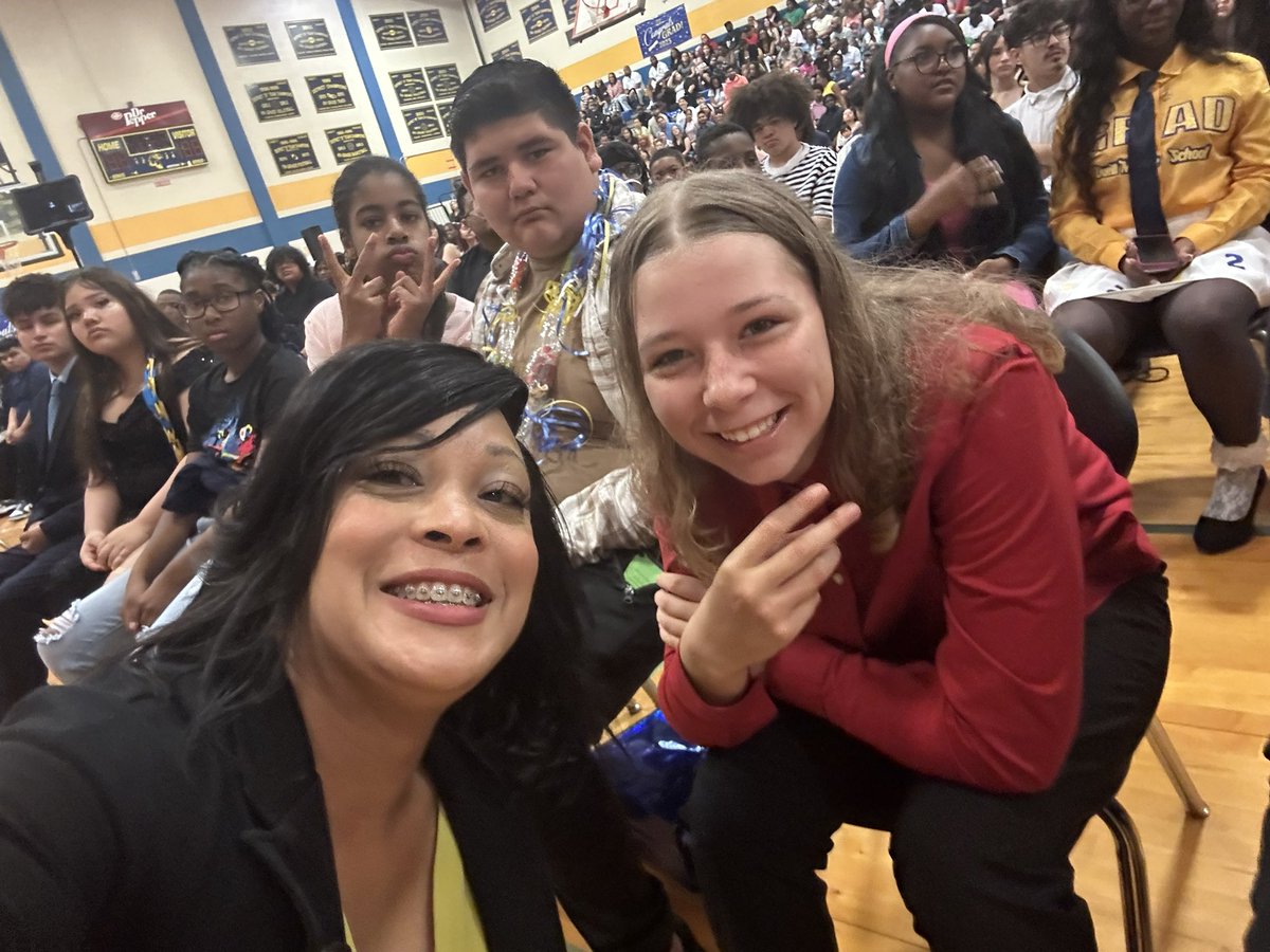 KDussette's tweet image. 🎓✨ Today we celebrated a special milestone at Dueitt Middle School — our 8th Grade Promotion Ceremony! This class holds a unique place in my heart as they were my very first group of 6th graders when I became principal. Over the past three years, they’ve made history: athletics…