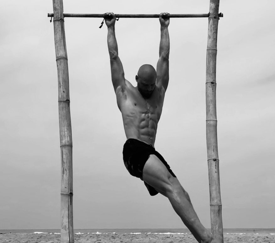 Casebradford's tweet photo. Core Training is a Gold Key

• Athletic Performance 
• Sexual Performance
• Longevity + Vitality

Unlock your Fitness + Performance
with these core strengthening exercises 

▪️Thread https://t.co/HYUmxymGgI