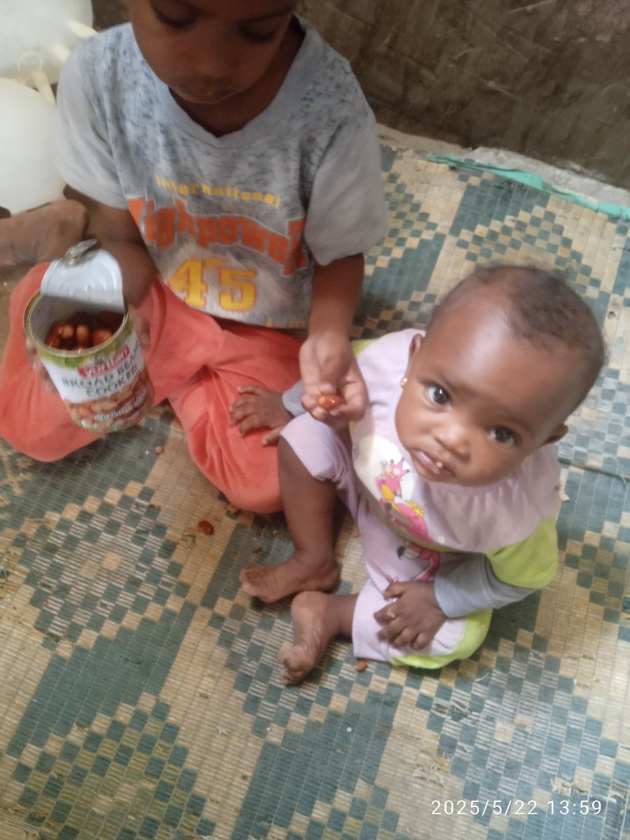 Please don't ignore me, my children need your help, my dear. They go to bed without dinner and wake up with a can of beans for breakfast. The situation is getting worse. Please help me and re-share and tweet if necessary. 💔😭🍗. gofundme.com/f/Together-for…