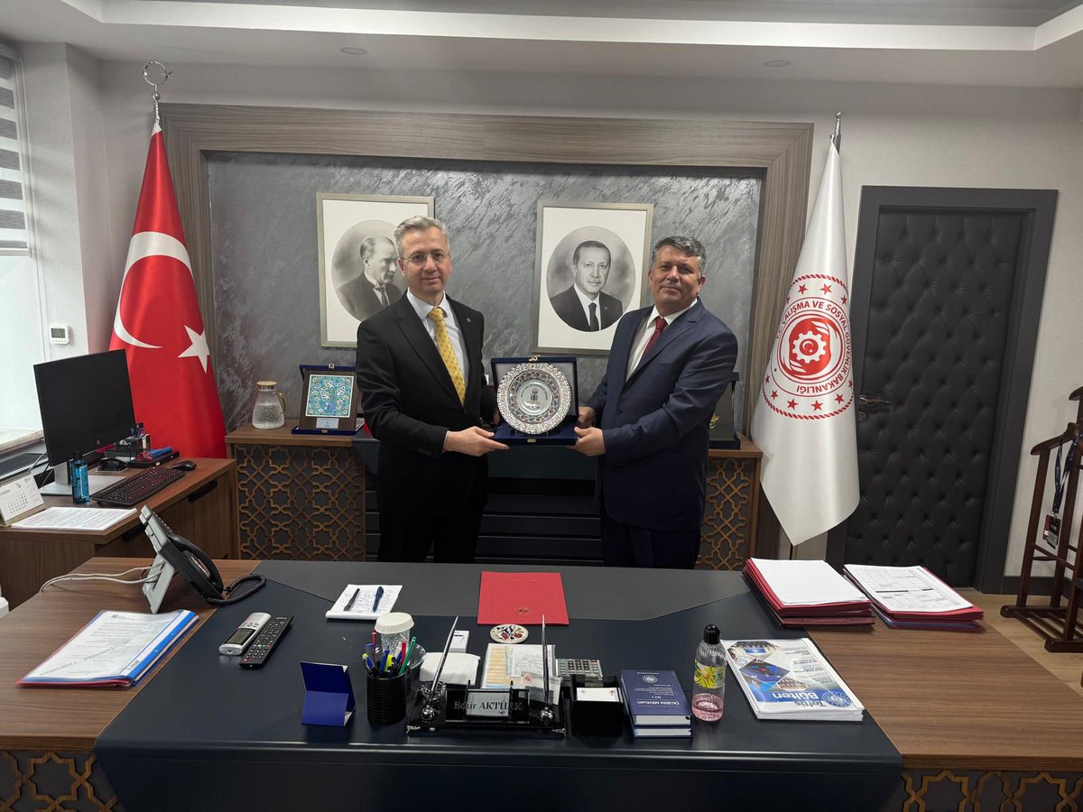 İş Müfettişleri Derneği olarak, DENETDE ve kamu denetimi dernek başkanlarıyla birlikte, Rehberlik ve Teftiş Başkanımız Sayın Bekir AKTÜRK’ü makamında ziyaret ettik.
Görüşmede, müfettişlik mesleği ve kamu denetimine ilişkin konularda istişarelerde bulunulmuştur.
Mesleğe yaptığı