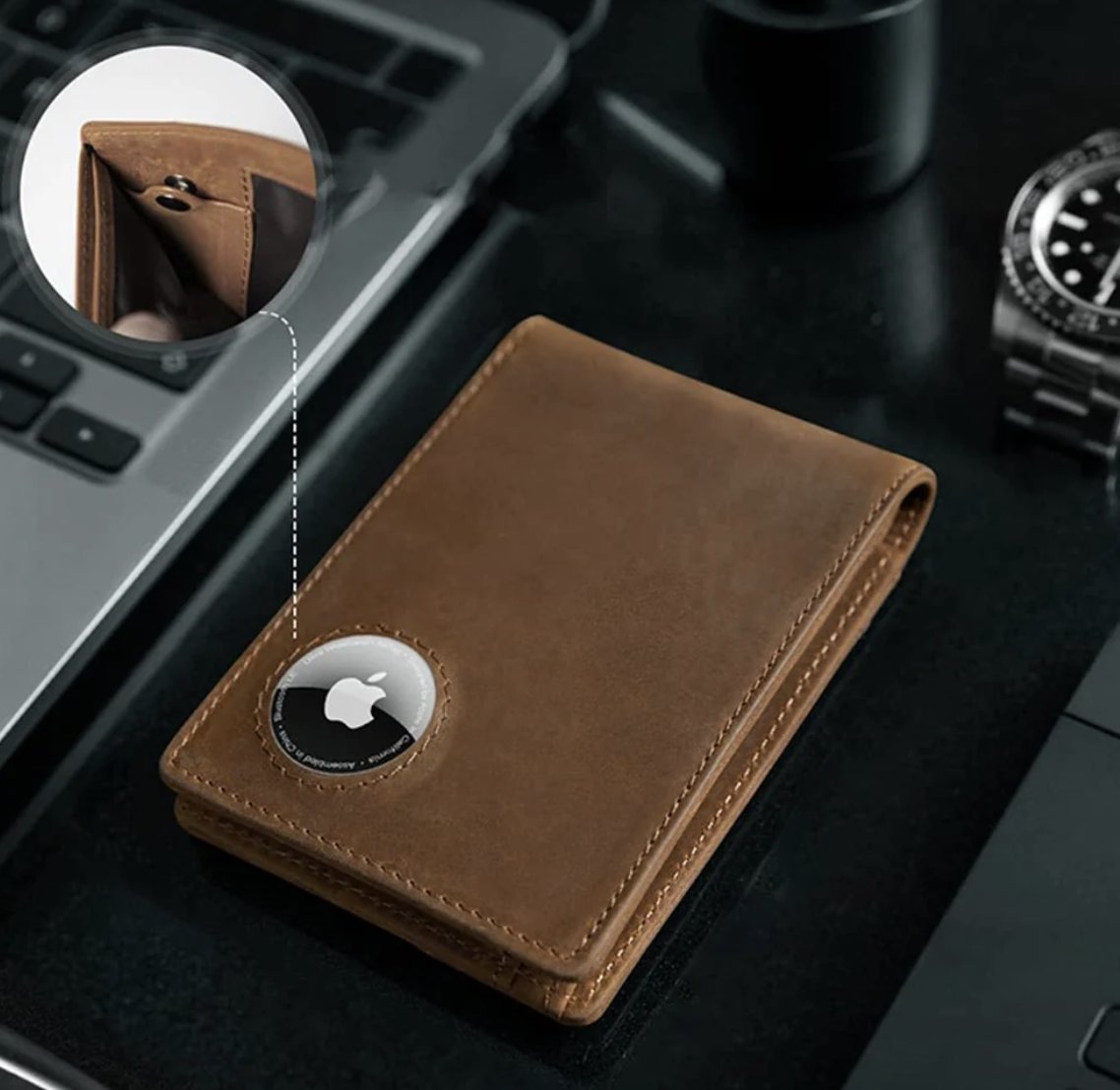 [AD] ➡️ If your dad always misplaces everything, this one’s a total win 👀! The Sleek Genuine Leather #Wallet from Moderno has a built-in AirTag pouch AND RFID protection. Perfect #FathersDaygift sorted 😉! 

SHOP NOW👉🏻 collabs.shop/zhbo7p

#fathersday2025 #Giftforhim #dad