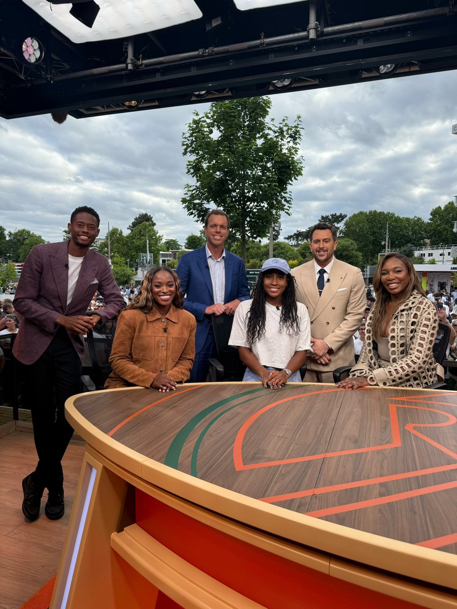 SloaneStephens's tweet image. This isn’t just a photo. It’s a page in the history books @CocoGauff @Venuseswilliams @AdamLefkoe @chris_eubanks96
