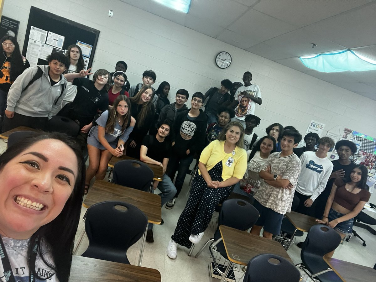 the_spookyteach's tweet image. Closing out year 9 with some of the best kids I’ve ever had the pleasure of teaching! I hope you all have the best summer and I’ll see you next school year! #hawks #hawkYeah #outforsummer #bestofthebest