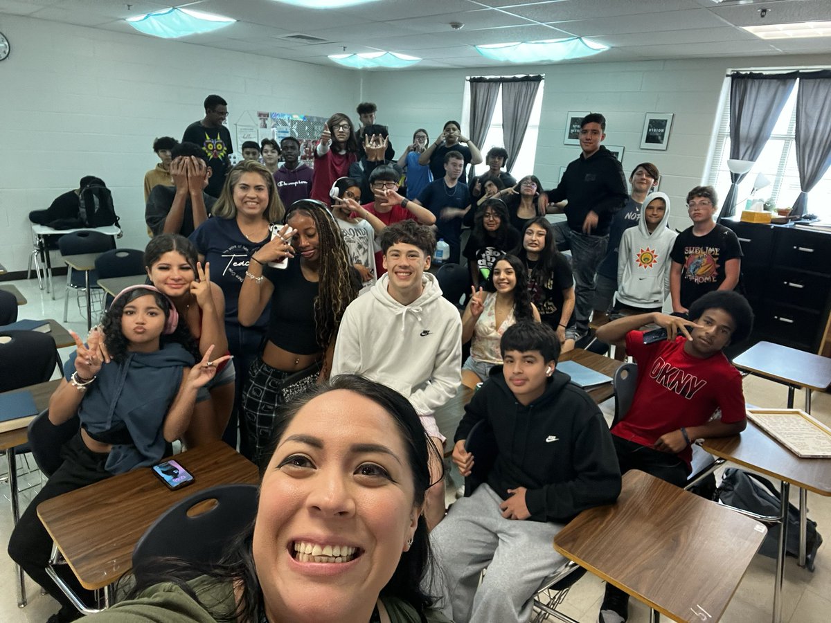the_spookyteach's tweet image. Closing out year 9 with some of the best kids I’ve ever had the pleasure of teaching! I hope you all have the best summer and I’ll see you next school year! #hawks #hawkYeah #outforsummer #bestofthebest
