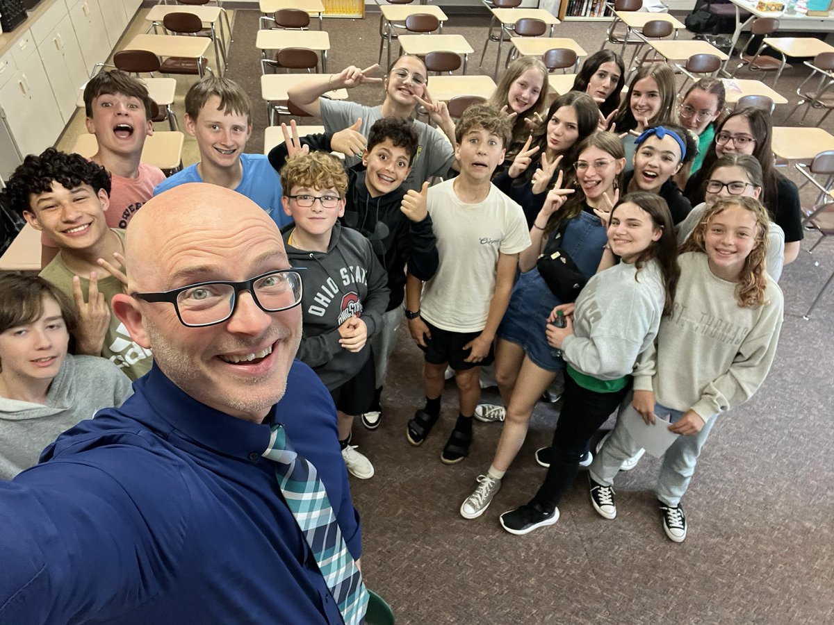 mrlawsonela's tweet photo. Good luck NEW 8th graders! Thanks for a great year! Enjoy your summer! #ajhcomets https://t.co/jYB8UJRq7X
