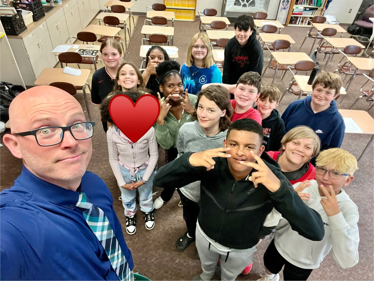 mrlawsonela's tweet photo. Good luck NEW 8th graders! Thanks for a great year! Enjoy your summer! #ajhcomets https://t.co/jYB8UJRq7X