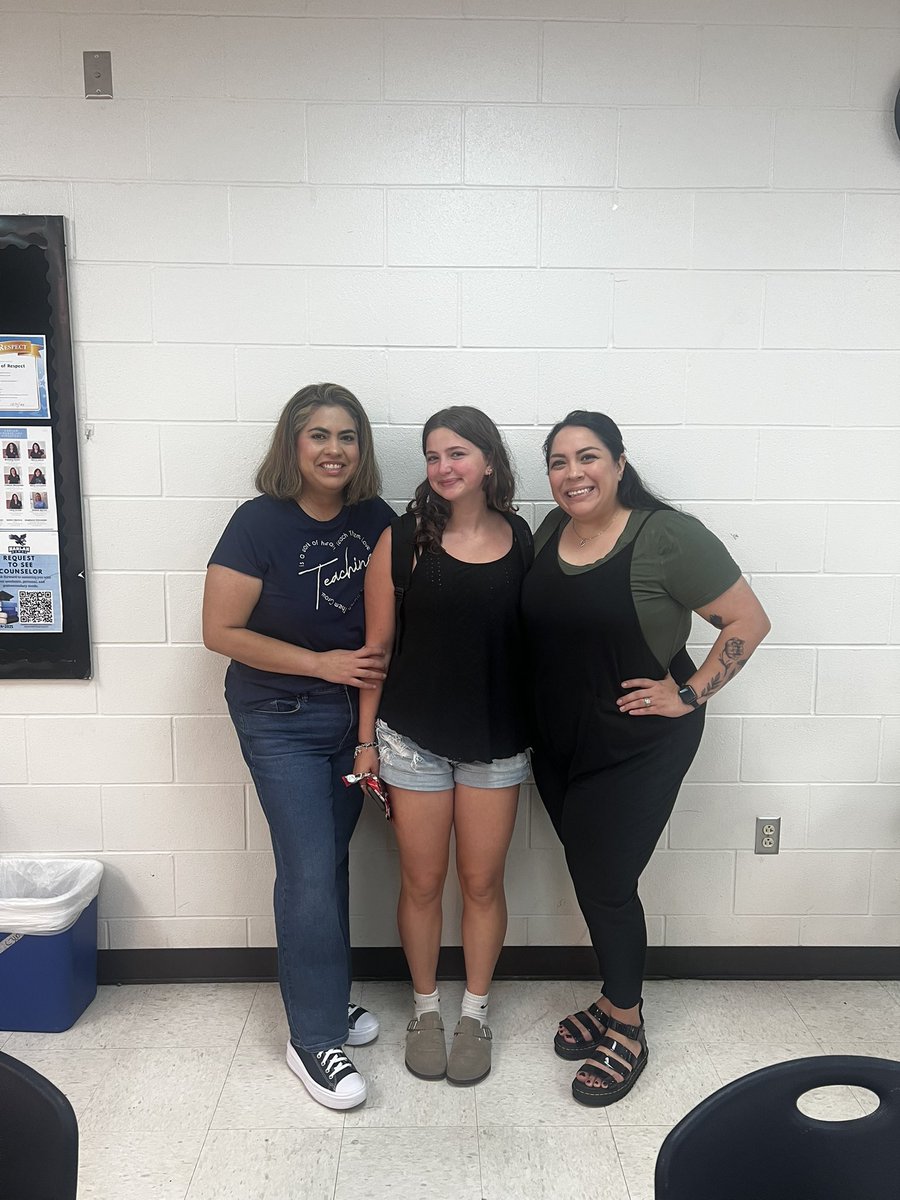 the_spookyteach's tweet image. (3) Closing out year 9 with some of the best kids I’ve ever had the pleasure of teaching! I hope you all have the best summer and I’ll see you next school year! #hawks #hawkYeah #outforsummer #bestofthebest
