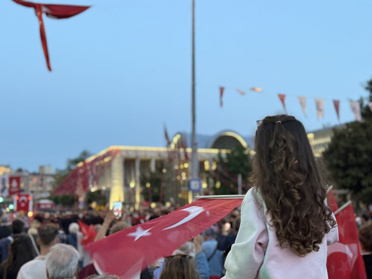 İstanbul’un fethinin 572. yılı kutlu olsun!

İBB Başkan Vekilmiz Sn. <a href="/nuriaslan_tr/">Nuri Aslan</a> , Genel Sekreterimiz Sn. <a href="/VolkanDemir_PhD/">Prof. Dr. Volkan Demir</a> , ve vatandaşlarımızın katılımıyla Edirnekapı'dan Saraçhane'ye yürüdük.
