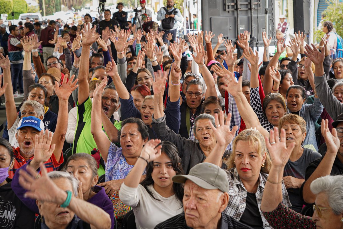 Clara Brugada Molina (@clarabrugadam) on Twitter photo Realizamos una jornada más del programa #CasaXCasa en la colonia Romero Rubio, alcaldía <a href="/A_VCarranza/">Alcaldía Venustiano Carranza</a>. Estuvimos con el gabinete del <a href="/GobCDMX/">Gobierno de la Ciudad de México</a>, recorriendo el territorio y escuchando directamente a la ciudadanía.
El secretario de <a href="/SOBSECDMX/">Secretaría de Obras y Servicios CDMX</a> , Raúl Basulto, presentó avances del Realizamos una jornada más del programa #CasaXCasa en la colonia Romero Rubio, alcaldía <a href="/A_VCarranza/">Alcaldía Venustiano Carranza</a>. Estuvimos con el gabinete del <a href="/GobCDMX/">Gobierno de la Ciudad de México</a>, recorriendo el territorio y escuchando directamente a la ciudadanía.
El secretario de <a href="/SOBSECDMX/">Secretaría de Obras y Servicios CDMX</a> , Raúl Basulto, presentó avances del