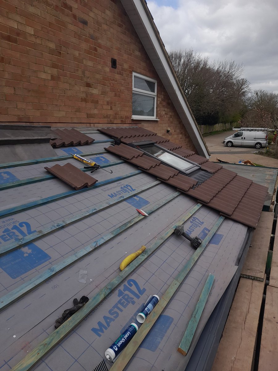 MJKRoofing's tweet photo. New Concrete Tile Roof In Wickham Bishops Essex
@MJKRoofing
https://t.co/kPoitj2eCA

#mjkroofing #chelmsfordroofer #rooferinchelmsford #Prada #jeddah #PradaXNamtanTipnaree https://t.co/lOokU7BWR7