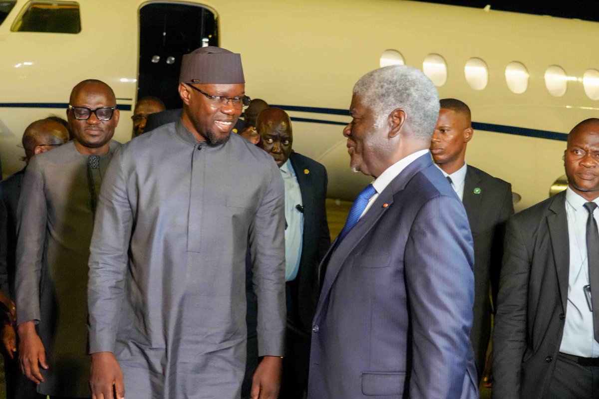 Njiitu Jëwriñ yi, Usmaan SONKO, yegg na ci alxemes ji 29i fani mee ca Kodiwaar ga mu war a amal tukkib liggéey ak xaritoo bu ñetti fan.
Ba muy yegg ca aydapoor Hufuwet Buwaañi bu Abijaŋ, naataangoom bu Kodiwaar bi, Njiitu Jëwriñ yi Robeer Bëgre MÀMBE moo ko teertu ànd ko ak