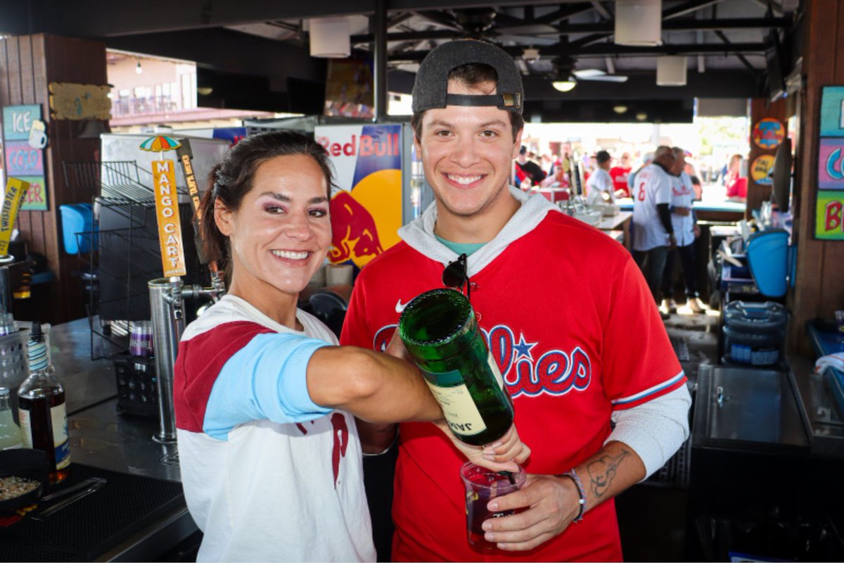 TheDDFoundation's tweet image. Wishing a happy birthday to our newest ambassador of The Darren Daulton Foundation, @JordanDissin! We are so grateful to have you as a supporter of our mission. 

#HappyBirthday #DarrenDaultonFoundation #RightOnFightOn #GrayMay