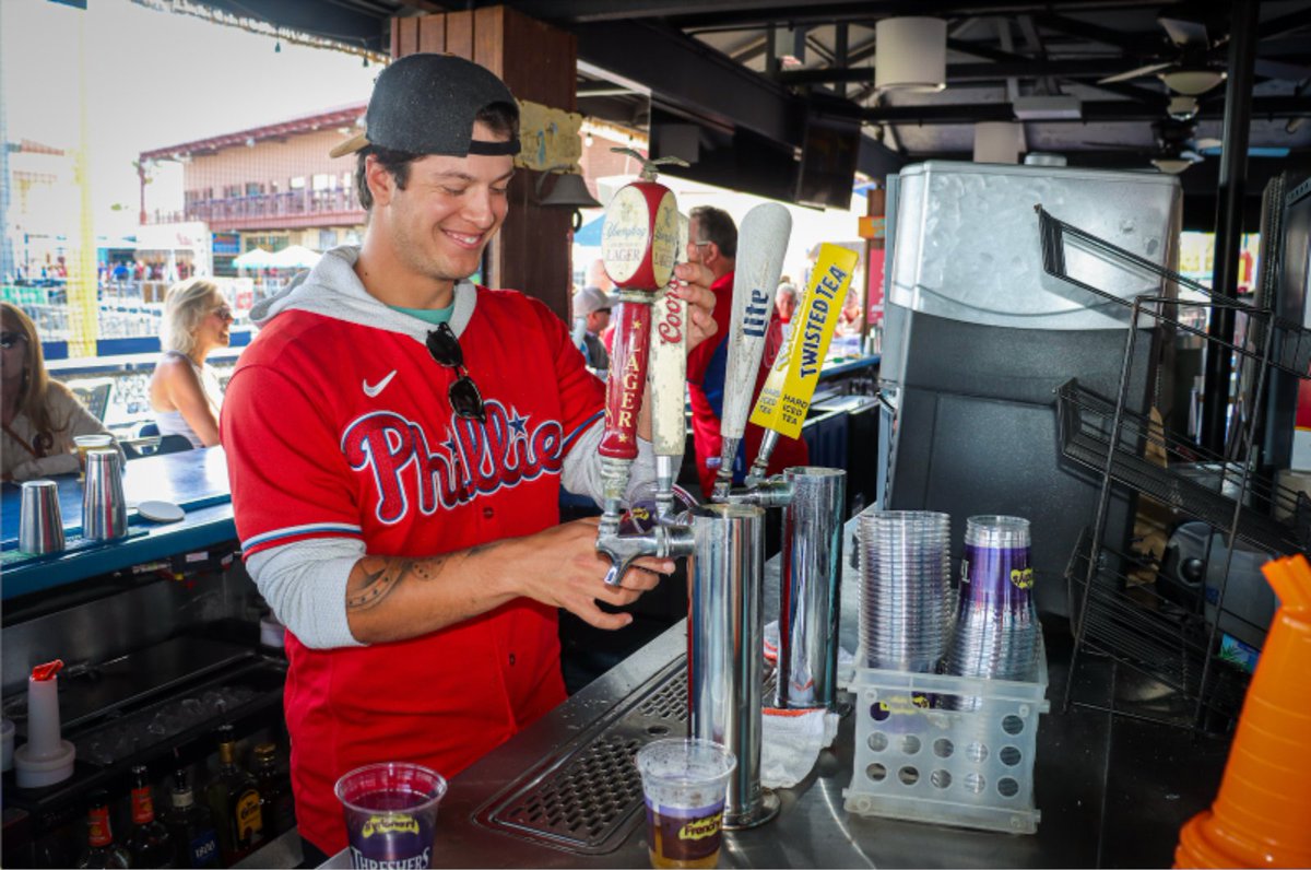 TheDDFoundation's tweet image. Wishing a happy birthday to our newest ambassador of The Darren Daulton Foundation, @JordanDissin! We are so grateful to have you as a supporter of our mission. 

#HappyBirthday #DarrenDaultonFoundation #RightOnFightOn #GrayMay