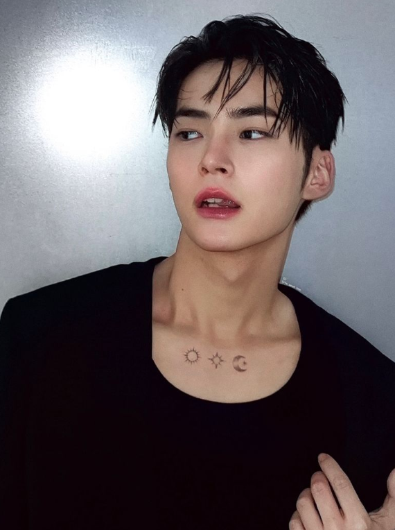 AboutMusicYT's tweet photo. Happy 24th birthday to the talented Sung Hanbin of ZEROBASEONE! https://t.co/b7qIG1glf9