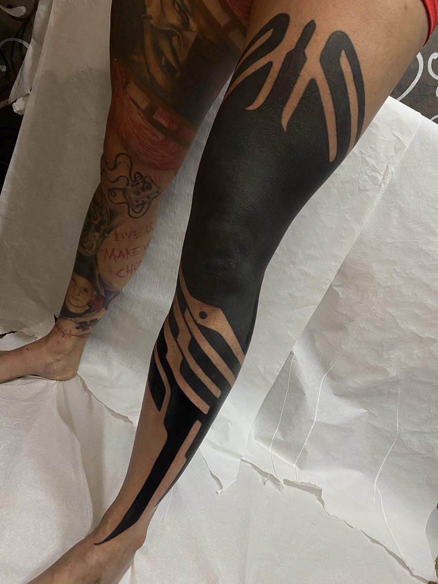 Cobertura bem delicada 🫰🖤 tem alguma tatuagem que te incomoda e deseja cobrir? Eu te ajudo kkkk