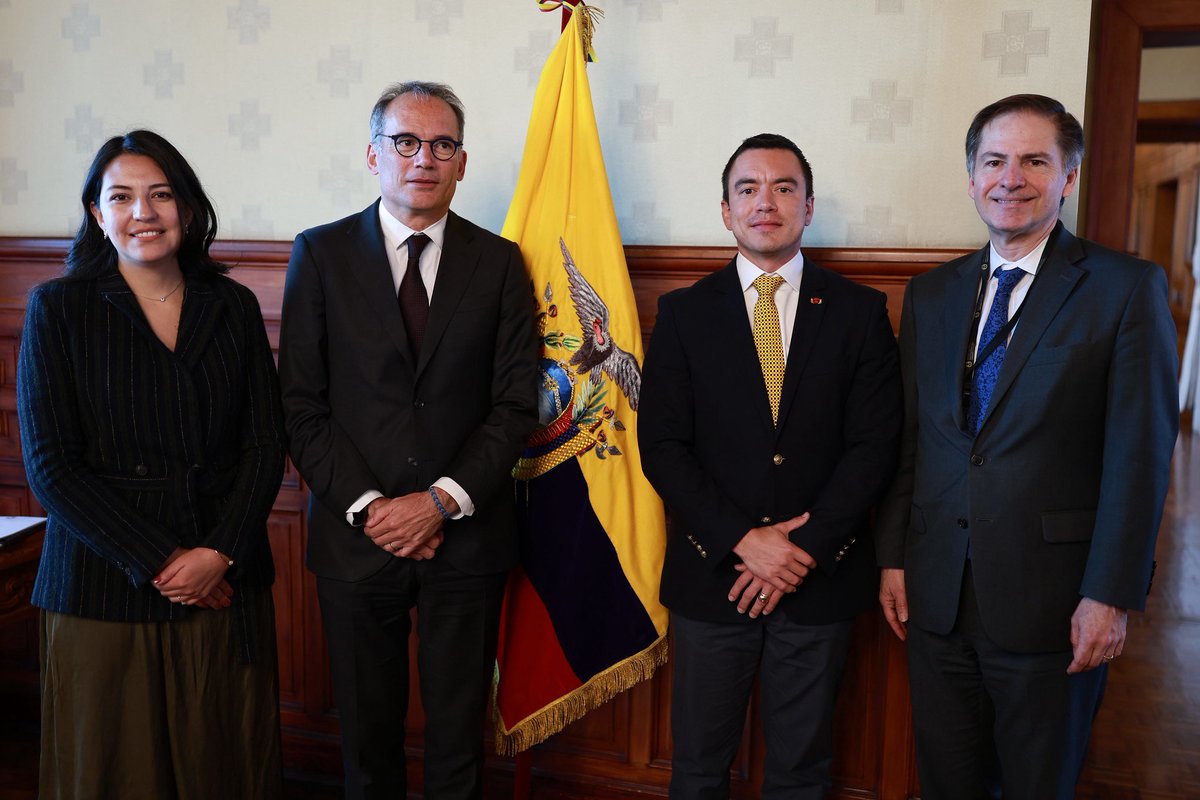 Alfonso García Mora (@agarmora) on Twitter photo Excelente reunión con <a href="/DanielNoboaOk/">Daniel Noboa Azin</a>, presidente de #Ecuador, donde reafirmamos el compromiso del Grupo Banco Mundial para crear empleos, movilizar inversiones y fomentar el desarrollo. Un orgullo encabezar esta misión del WBG junto a <a href="/CF_Jaramillo/">Carlos Felipe Jaramillo</a> Excelente reunión con <a href="/DanielNoboaOk/">Daniel Noboa Azin</a>, presidente de #Ecuador, donde reafirmamos el compromiso del Grupo Banco Mundial para crear empleos, movilizar inversiones y fomentar el desarrollo. Un orgullo encabezar esta misión del WBG junto a <a href="/CF_Jaramillo/">Carlos Felipe Jaramillo</a>
