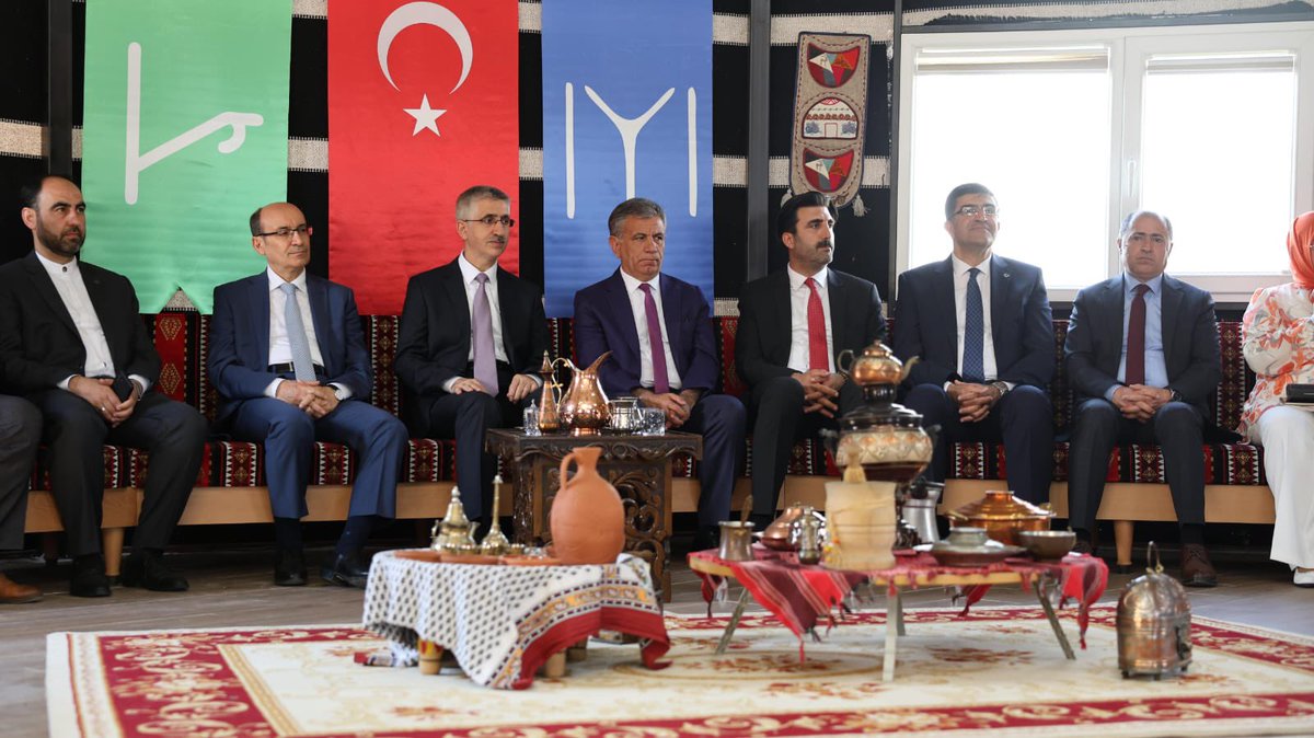 Şehit Demet Sezen Kız AİHL de , “Türkiye Yüzyılı Maarif Otağı”açıldı.Açılışa Millî Eğitim Bakan Yardımcısı Sn.Nazif Yılmaz, Kaymakamımız Sn.Tahsin Kurtbeyoğlu,İl MEM Sn.Yaşar Koçak, Din Öğretimi Genel Müdürlüğü Daire Bşk. Sn.Mehmet Durmaz, İlçe MEM Sn. M.Fatih Zengin katıldı