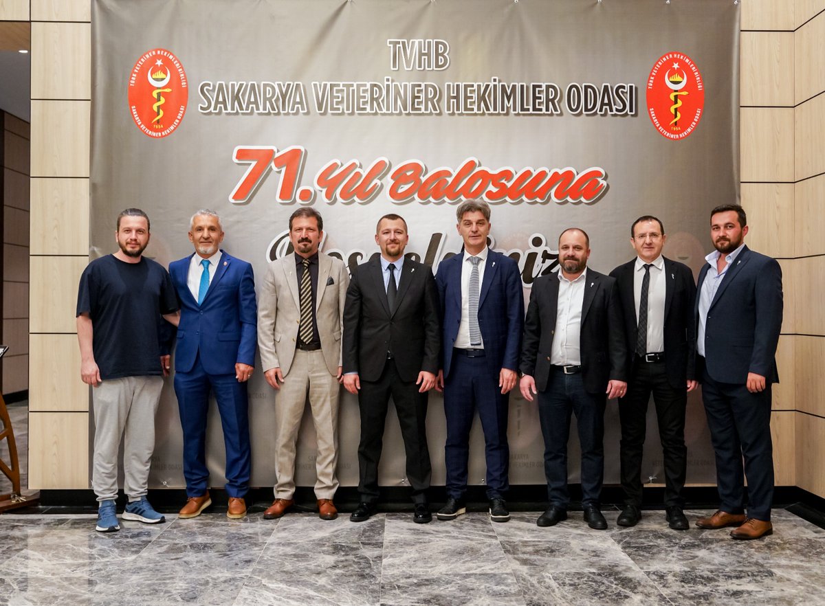 Sakarya Veteriner Hekimleri Odası  71. Yıl Balosuna katılarak meslektaşlarımızla bir araya geldik.  Bu önemli organizasyonu gerçekleştiren Oda başkanı sayın Volkan Toker ile Yönetimini tebrik eder gösterdikleri misafirperverlik için teşekkür ederim.