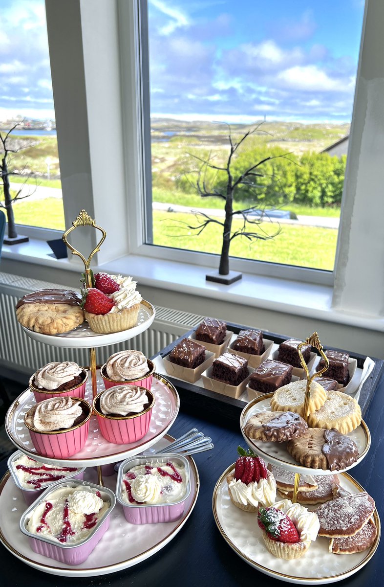 MarionMacNeil's tweet image. 🍰🥂A relaxing afternoon today with plenty cakes and cocktails for a group of lovely ladies.

We do cater for private functions and welcome group bookings for cakes, cocktails and afternoon tea (minimum 10). 

“Life is too short to say no to cake” ❤️