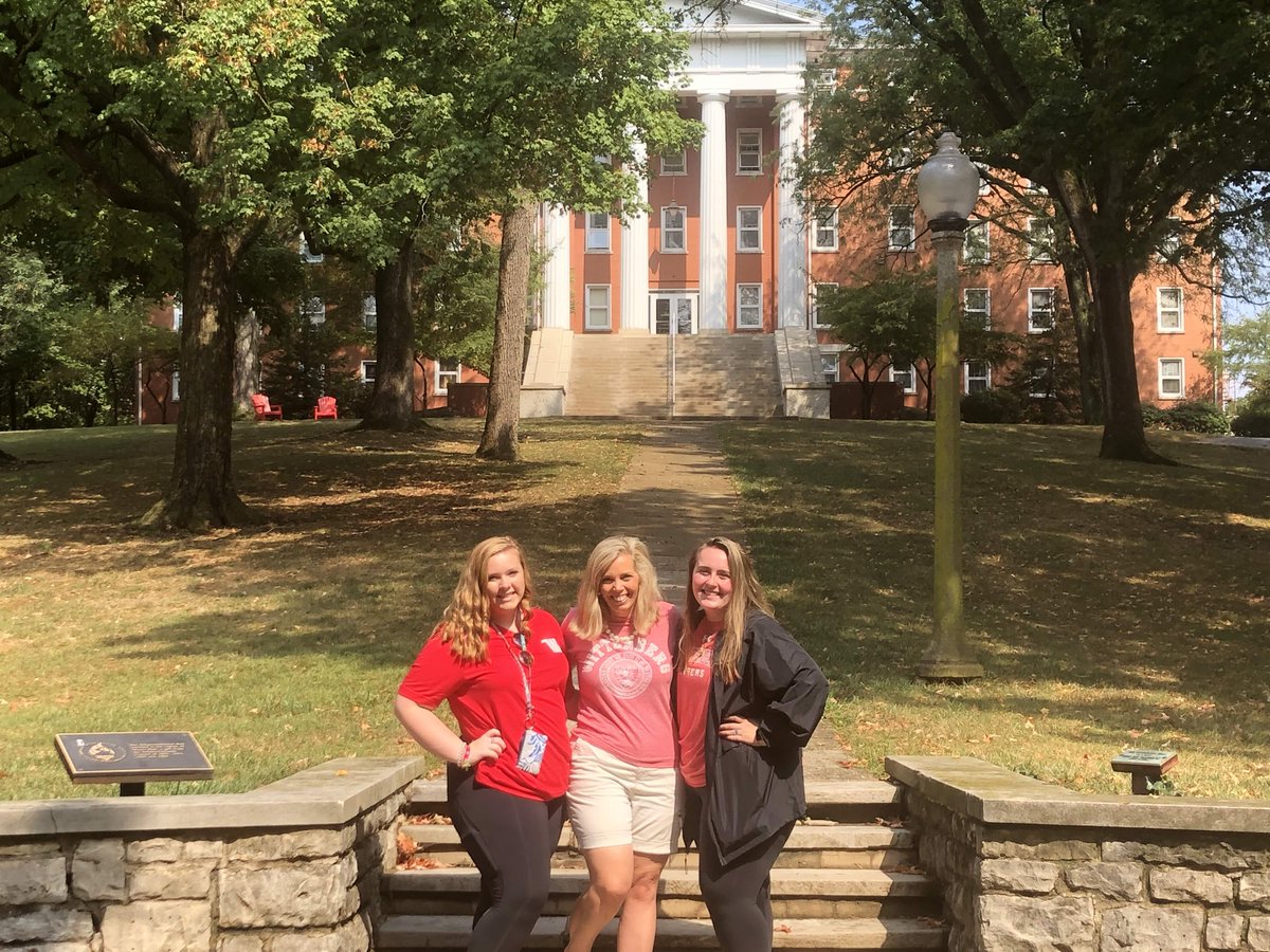 wittenberg's tweet photo. Stephanie Morgan-White ’92 passed her love for Wittenberg on to her daughters, Morgan White ’23 and Shelby White ’27. Passionate about Wittenberg, Stephanie continues to make an impact on the University. Learn more: https://t.co/Vxt9Kb2hjz
#WittAndYou #WittProud #TigerUp https://t.co/ILCstXviV0