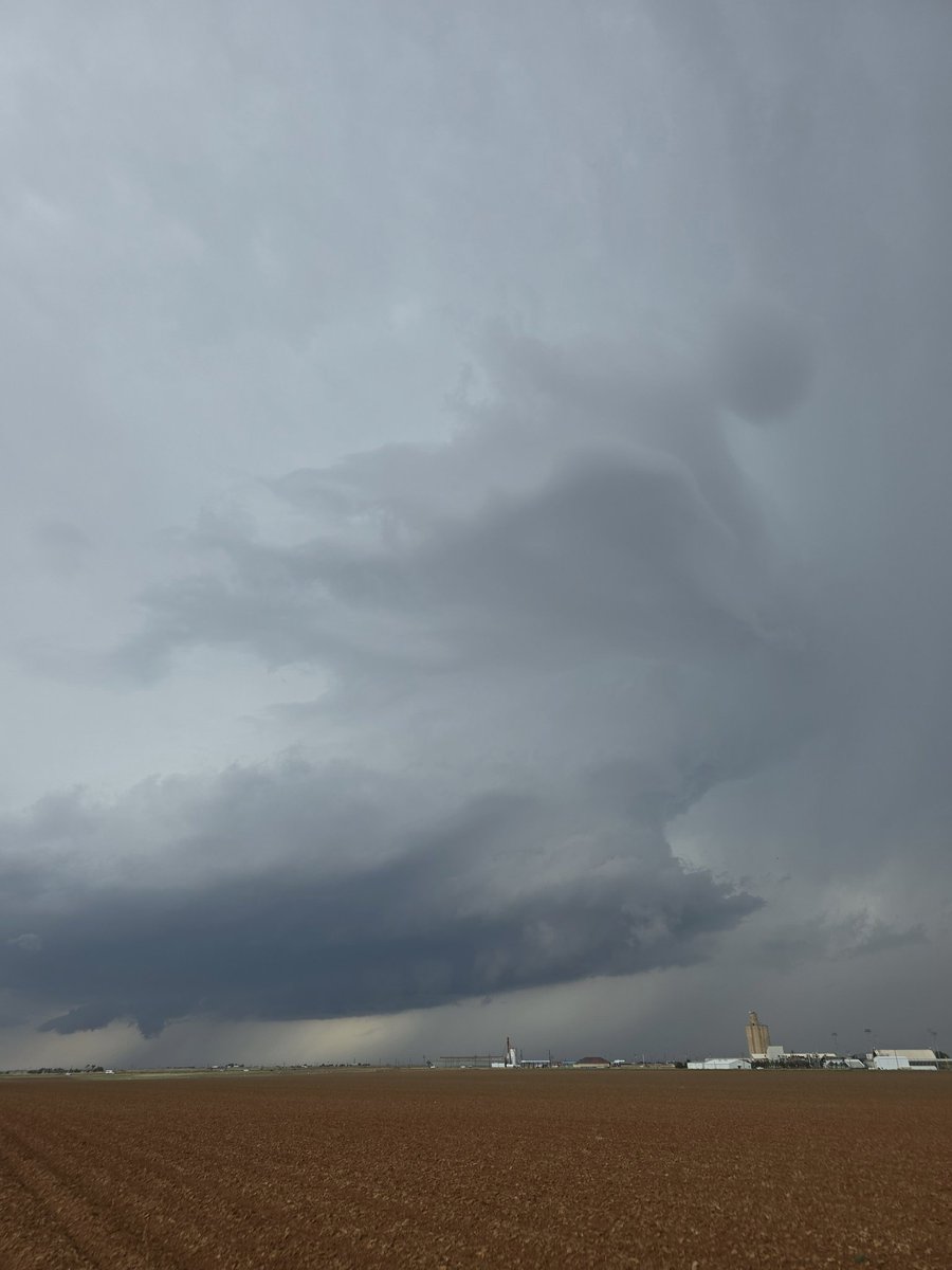 Coming together near Ropesville, TX

#txwx