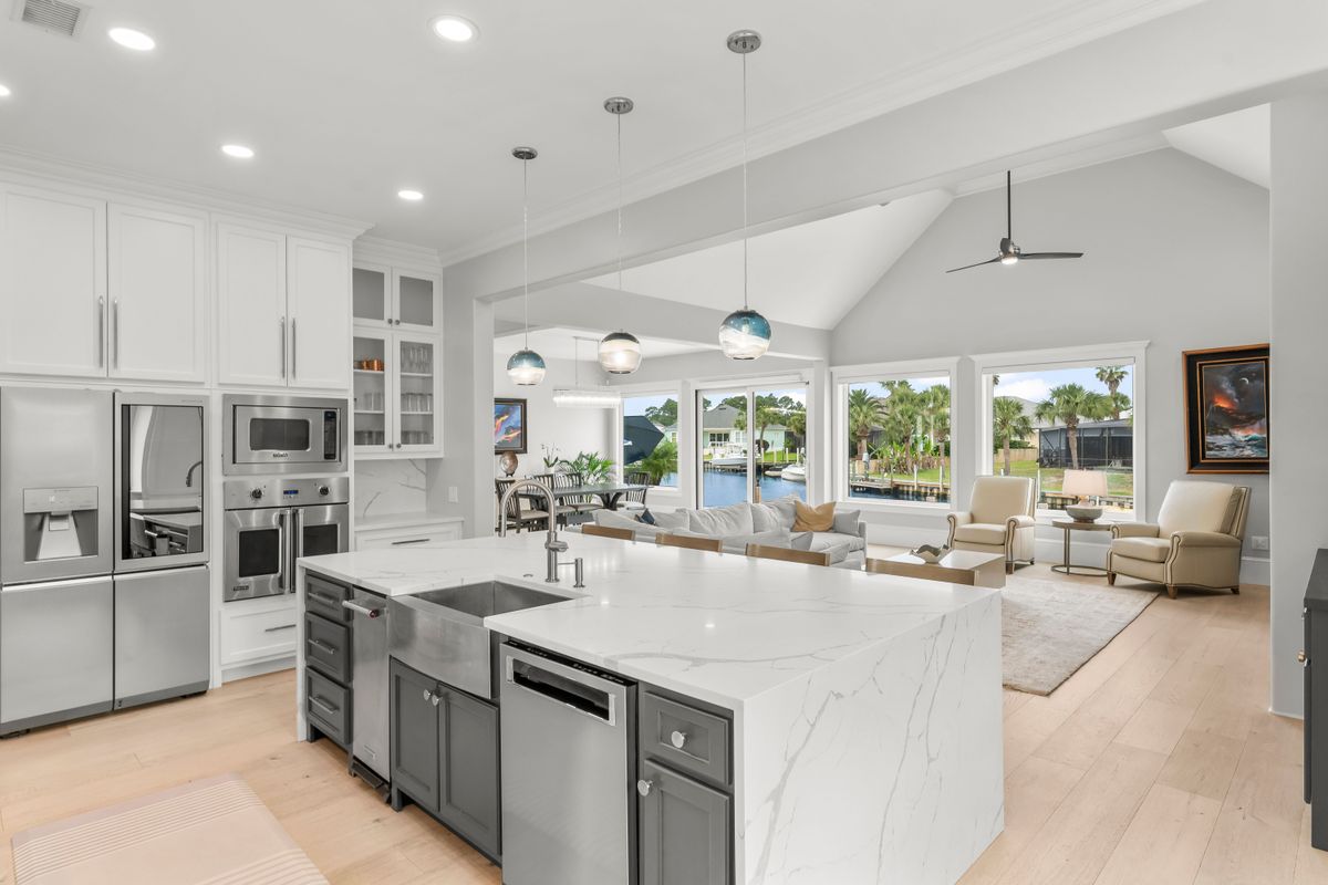 ScenicSothebysRealty tweet media