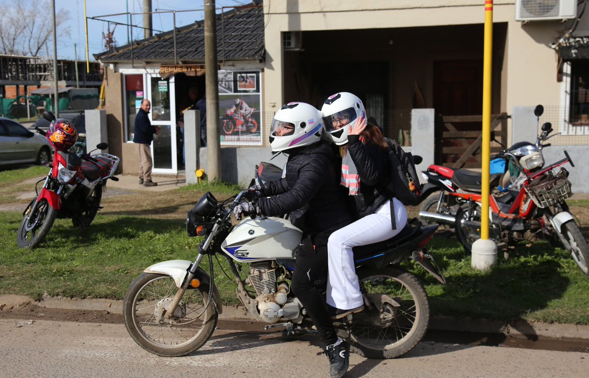 Más tarde, en Navarro, llevamos adelante un operativo de seguridad vial con un fuerte eje en la concientización y el cuidado de la vida.

Durante la jornada se realizaron controles de documentación y alcoholemia a conductores, y también trabajamos con motociclistas que circulaban