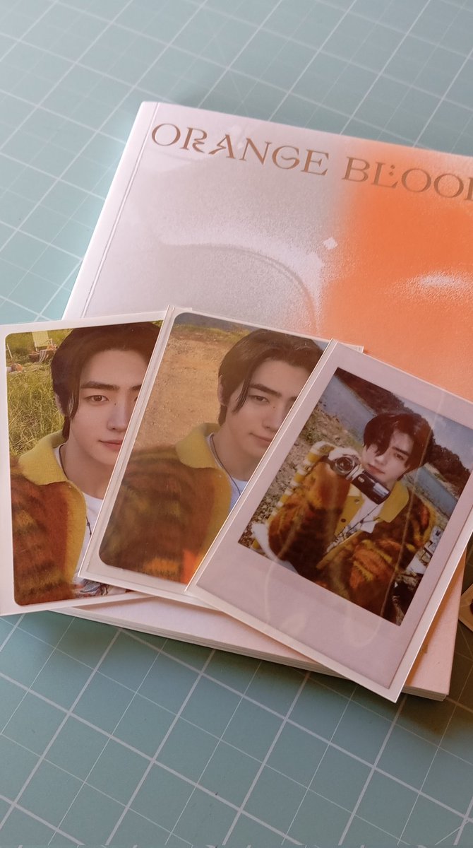 sunsuncolor's tweet image. feedback mais que positivo pra @tinycookies_ que me vendeu esse álbum lindo com esses pcs perfeitos do sunghoon 😭
a duda comunicou educadamente sobre todo processo e embalou muito bem os itens, chegando tudo certinho e em segurança 🥺