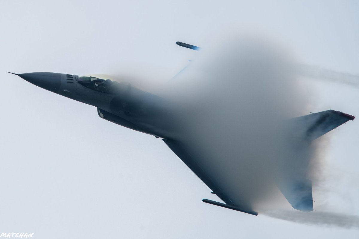 out_onespirit_1's tweet image. おはようございます😊
2日とも天気が良かった宮城😀今日から天気は下り坂の様です☁週末ずっと雨ですね☔
さて今日は三沢でデモチーム最後のフライトがありますね🔥✈三沢までは雨雲が来なそうなのでフライトは行けそうかな🤗
ラストフライトの成功祈願✨
#三沢基地
#PACAFViperDEMO
#WildWeaselDemo