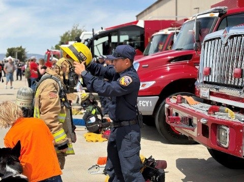 To the Class of 2025—congratulations! 📷
Whether you're wrapping up high school, a fire academy, earning a degree, or completing a certification program, this moment marks the beginning of a new chapter full of potential and purpose.
#CALFIRETGU2025 #JoinCALFIRE #CALFIRECareers