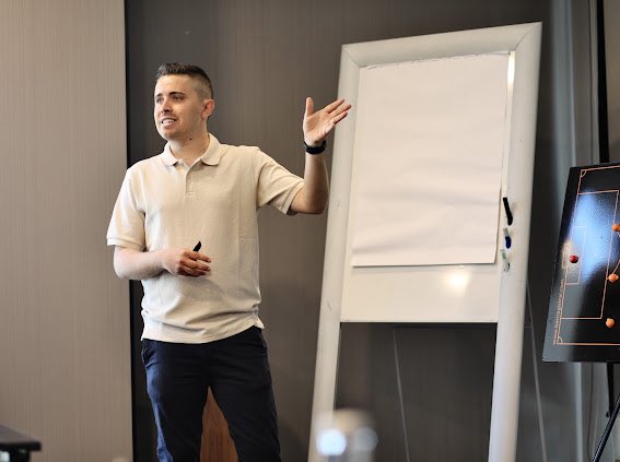 Gracias <a href="/be_magistral/">BeMagistral Football Education</a> por contar conmigo en el #IDEMasterInternacional