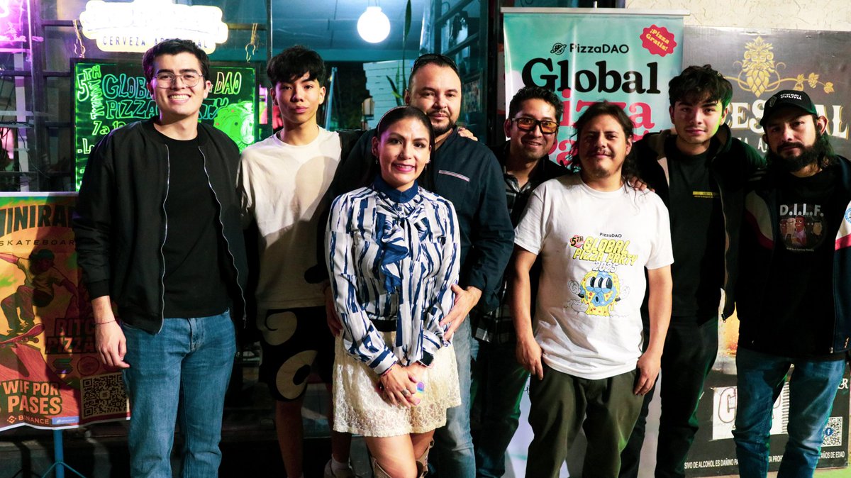 EthereumBo's tweet image. ¡Así se vivió el Global Pizza Day en la Llajta Boliviana! 🇧🇴🔥 🍕🎉

🎶 Risas, música en vivo y Pizza 🍕 ¿Fuiste parte de esta celebración? Cuéntanos tu experiencia y sigamos construyendo juntos. 🙌🔥
@pizza_dao
@base_

#GlobalPizzaDay #pizzadao #Cochabamba #Web3 #blockchain
