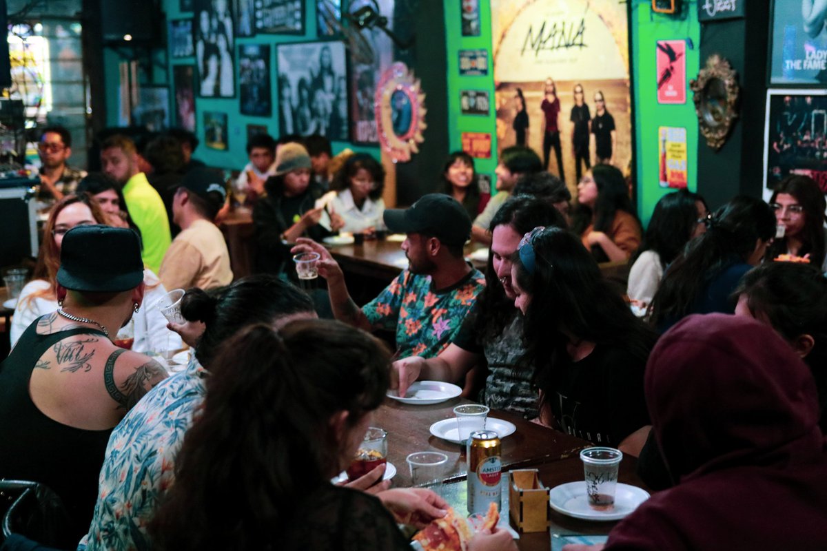 EthereumBo's tweet image. ¡Así se vivió el Global Pizza Day en la Llajta Boliviana! 🇧🇴🔥 🍕🎉

🎶 Risas, música en vivo y Pizza 🍕 ¿Fuiste parte de esta celebración? Cuéntanos tu experiencia y sigamos construyendo juntos. 🙌🔥
@pizza_dao
@base_

#GlobalPizzaDay #pizzadao #Cochabamba #Web3 #blockchain