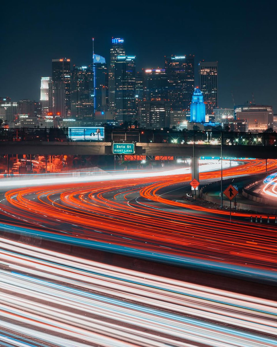 Light trails 💨 🏎️ 

Photo credits to @districtvsion

Join the Circle of Eyewitnesses! Tag your photos and videos with #abc7eyewitness