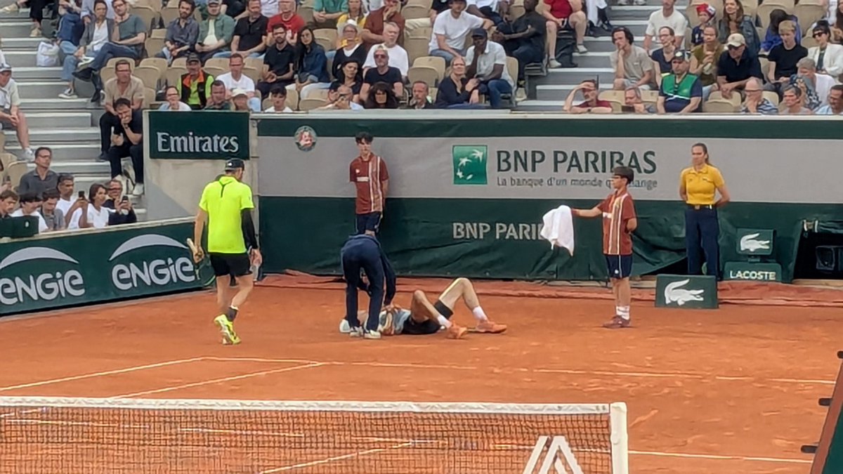 Sad ending at #RolandGarros2025 #ugoHumbert