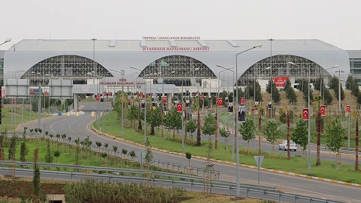 TurkgunGazetesi's tweet image. Diyarbakır Havalimanı pistinde çatlak tespit edildi

turkgun.com/gundem/diyarba…

#Diyarbakır' #pist
