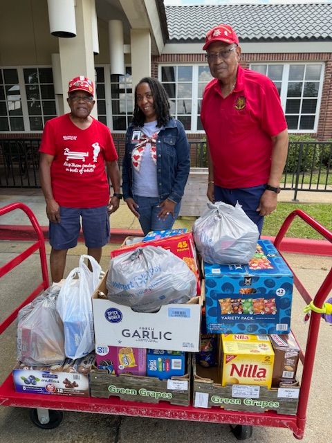 MSVetAffairs's tweet photo. Our Mississippi Veterans Home in Collins would like to thank the "5th Squad" from the Jackson Metro Area and VFW Post 17 from Hattiesburg for their recent donations to the facility.

Thank you for your generosity and for serving America's heroes!

#MSVeterans https://t.co/z1fIwSw4kH