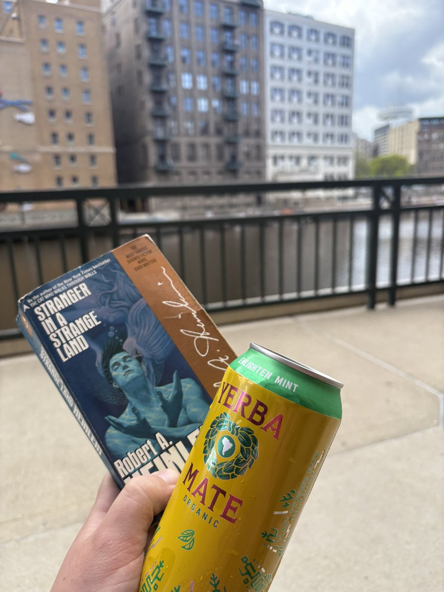 Frank Lloyd White Boy (@rustbelt_) on Twitter photo 